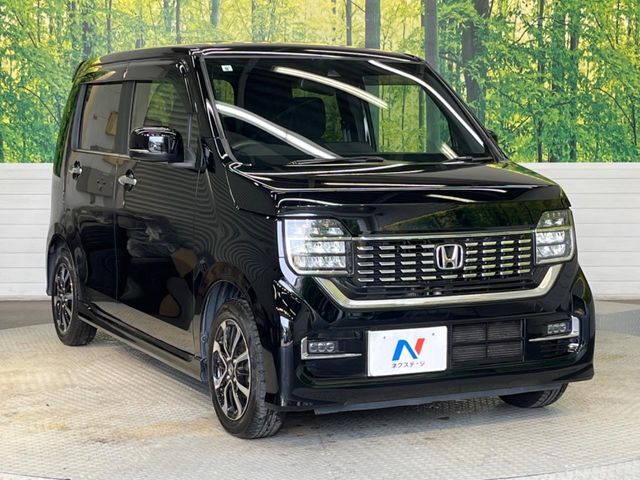 大好評のボディコーティング「弾スプラッシュコート」もご納車までに施工可能。通常のガラスコートと異なる、耐久年数6年の無機質ガラスコーティングが、ボディをキレイな状態に保ってくれます。