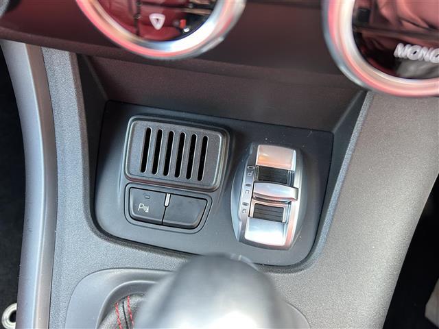 LIBERALAでは輸入車の試乗が可能です。メーカーの違いを五感で較べてください。新しい驚きと発見をお届け致します。