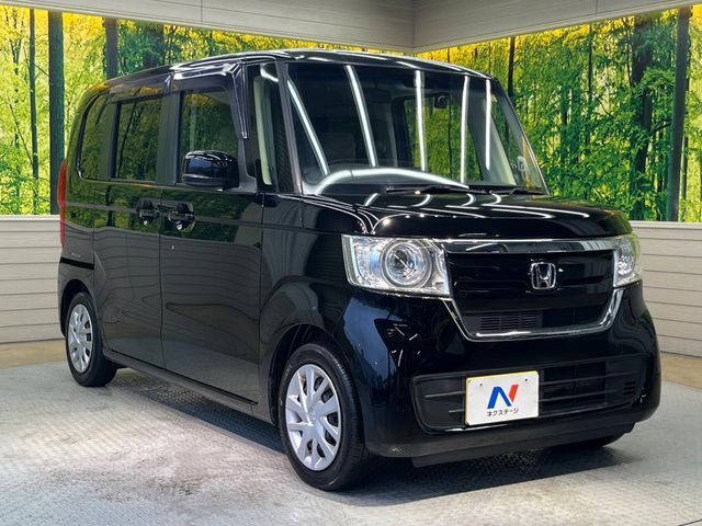 大好評のボディコーティング「弾スプラッシュコート」もご納車までに施工可能。通常のガラスコートと異なる、耐久年数6年の無機質ガラスコーティングが、ボディをキレイな状態に保ってくれます。