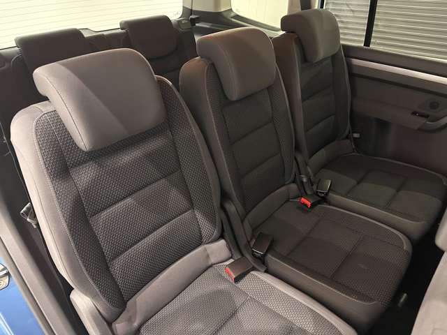 お車のドレスアップや快適・安全なドライブのため、各メーカーのディーラーオプション、ナビゲーション、カーフィルム・ドライブレコーダーなどの取り付け承ります。お気軽に申しつけください。