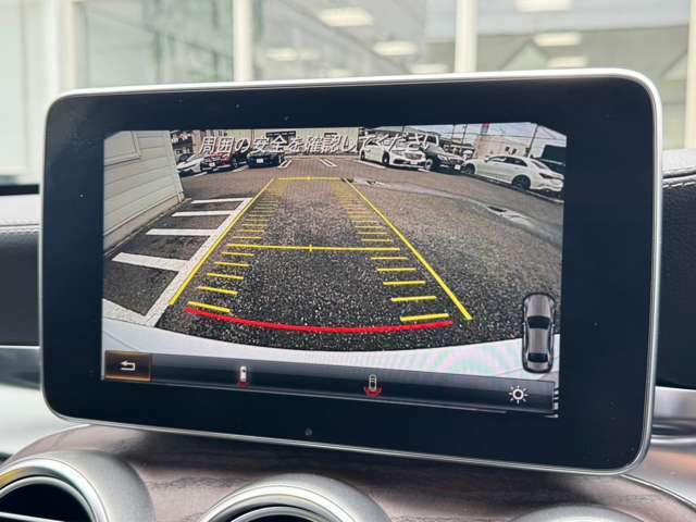 使い勝手の良い純正HDDナビゲーション！駐車時に便利なバックカメラ＆コーナーセンサー！
