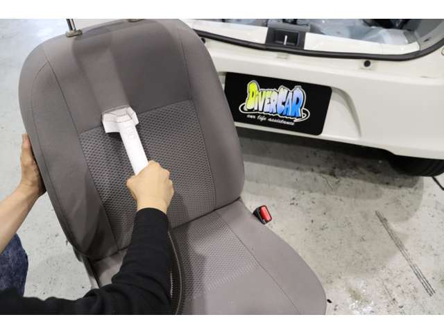 ◎専用溶剤を使用しシートもクリーニングしております！◎