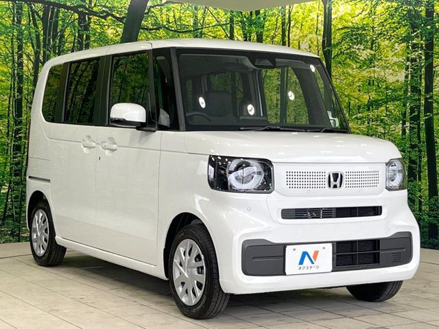 大好評のボディコーティング「弾スプラッシュコート」もご納車までに施工可能。通常のガラスコートと異なる、耐久年数6年の無機質ガラスコーティングが、ボディをキレイな状態に保ってくれます。