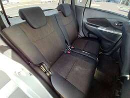 後部座席も気になるようなキズ・汚れ・ほつれ等なく、状態が良いです！