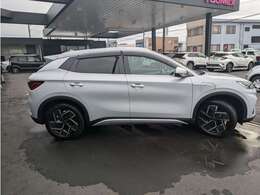 大きな傷、凹みはありません。