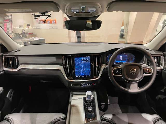 LIBERALAは、輸入車選びの新たなスタイルを提案するインポート・セレクト・ブランドです。オーナー様となる方がクルマから直接感じる感性を第一にした、最良の一台との出会いをコーディネートいたします。