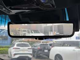 【デジタルミラー】デジタルインナーミラーを装備しております！！後方の視界が広がり安全性が向上しております！！！夜間でも、しっかりと映像が見られるようになっておりますので、重宝される装備の一つですね！！