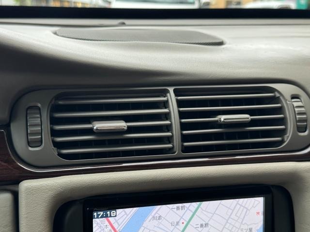 【YMC内装リペア】車のシートがほつれてきた、ハンドルが擦れてきたなどの内装に関するお悩みを解消します。例えば、ハンドルなら革の巻き替えや、ハンドルそのものの塗装のし直しなどを行なっております。