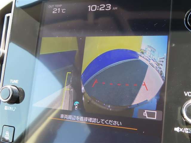 死角となりやすい前方、左側もモニター越しで確認できます！