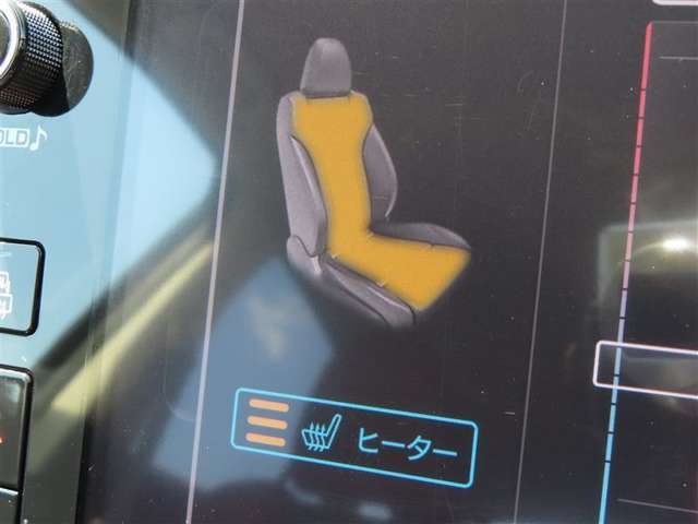 運転席、助手席にはシートヒーターが付いています。最近の冬場は例年よりも寒くなっています。。。シートヒーターがあるとないとじゃ大違い！ぜひお試しあれ！