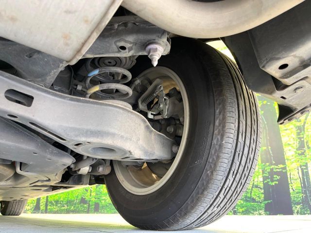 お車を安心してお乗りいただく為には、足回りの定期点検が欠かせません。サービスサポート（有償保証）では無料点検もご提供しており、安心のカーライフをお過ごしいただけるサポート体制が整っています。