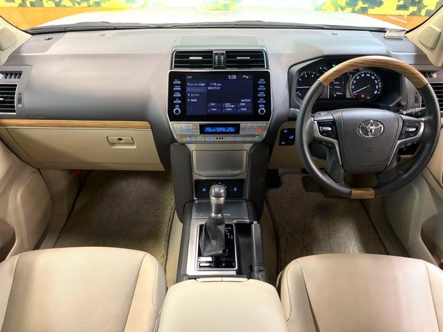 グループ総在庫数約30，000台！！全国の系列店からメーカー・車種問わずご紹介出来るので、あなたにピッタリのお車が見つかるはずです♪まずはお問い合わせ下さい☆