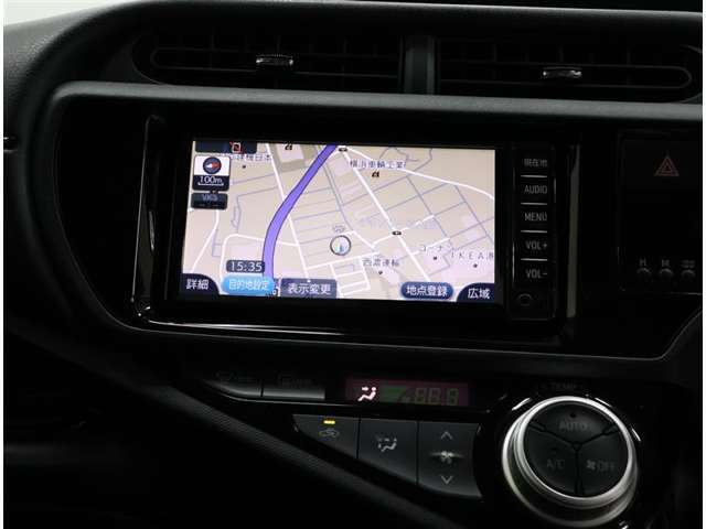 純正ナビ付です。地図はもちろんTVも楽しめます。室内も専門のスタッフによる清掃済みでキレイです。是非一度ご覧下さい！