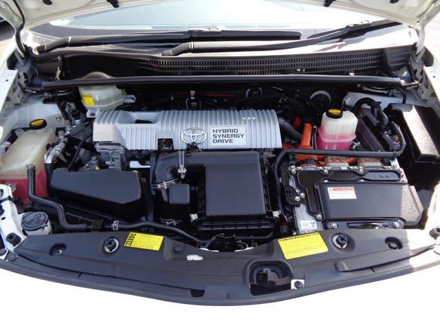 トヨタ プリウス 1.8 L 2013年 11.6万キロ (大阪府) （有