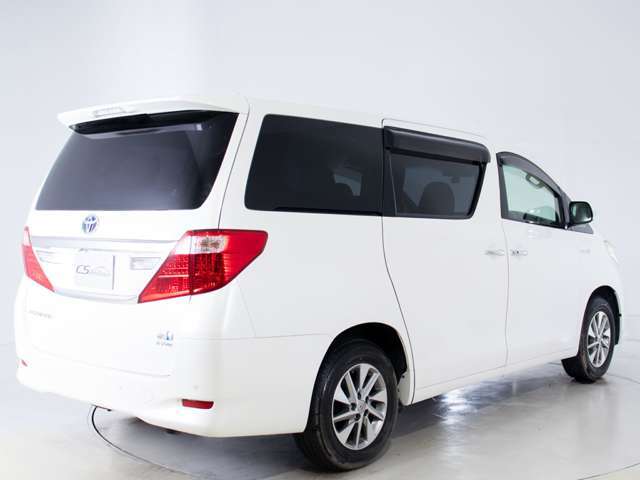 最長5年間走行無制限保証！車種ごとの専門メカニックよる全車展示前点検済み！自己診断コンピューターによる測定を行い合格車輌のみ展示させて頂いております！