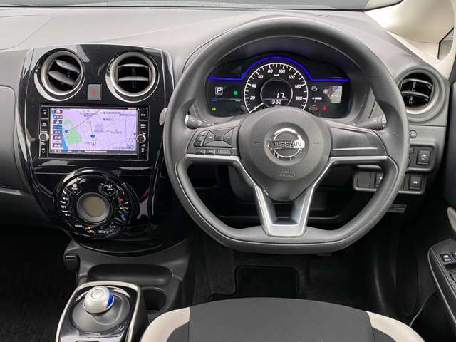 ノートの運転席周りの画像です。興味がわいて来ませんか？ゆっくり、じっくりご覧下さい。
