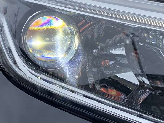 LEDヘッドライトになります。夜間も明るく照らします！