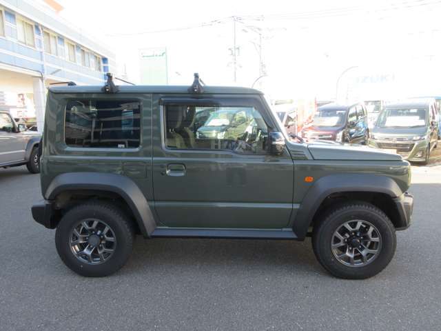 車体色はジャングルグリーンです！