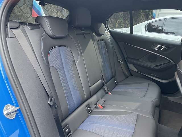 国道1号線に沿い横浜市営地下鉄「三ッ沢上町駅」から徒歩約10分。 BMW Premium Selection 横浜三ッ沢店 / 〒240-0062神奈川県横浜市保土ヶ谷区岡沢町322-3/TEL：045-612-8488