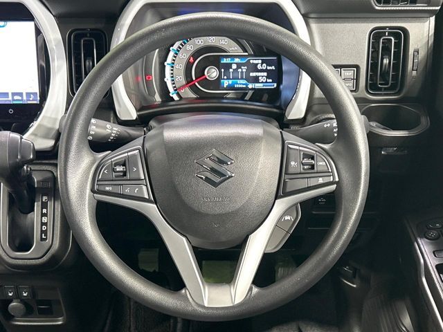 【ステアリングスイッチ】運転中、前方から目線をそらすことなく、オーディオ等の操作が可能な便利機能！安心＆快適なドライブを演出してくれます♪