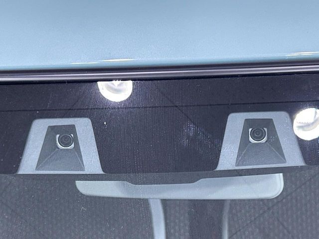 【スズキ　セーフティサポート】走行中に前方の車両等を認識し、衝突しそうな時は警報とブレーキで衝突回避と被害軽減をアシスト。より安全にドライブをお楽しみいただけます。