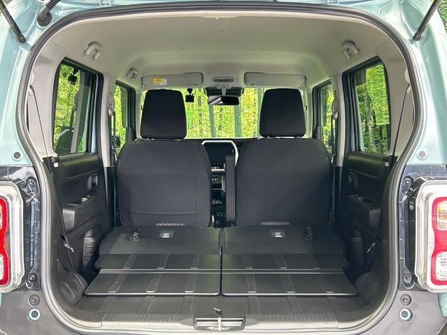 普段のお買い物や通勤、送迎等に十分な荷室スペースを確保しております。セカンドシートを倒すと、大きな荷物の積載も可能です♪