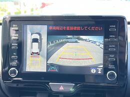 【パノラミックビューモニター】クルマを真上から見下ろした視点で駐車をサポートします！クルマの斜め後ろや真横など、いち早く障害物に気が付くことができます。