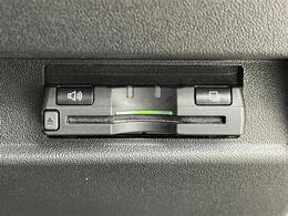 【ETC】有料道路を利用する際に料金所で停止することなく通過できる、ETC車載器（ノンストップ自動料金収受システム機器）が装備されています。セットアップを行うことで利用可能になります。