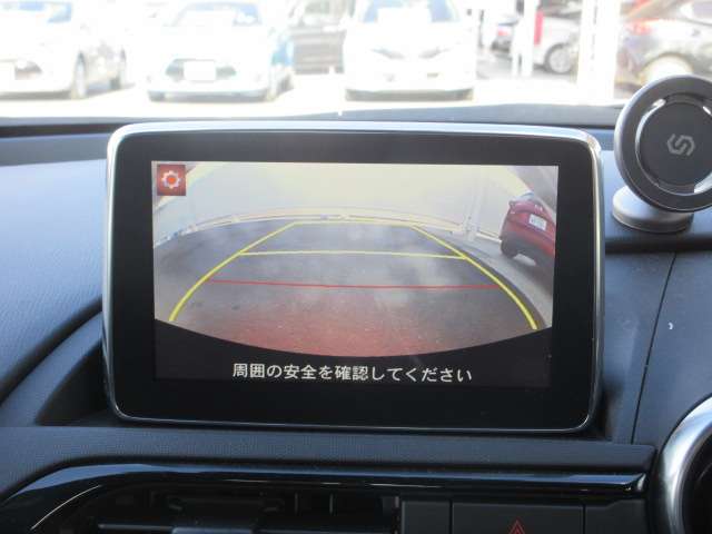 バックカメラ！後方の死角もバッチリ確保で駐車も楽々♪あると安心ですよね