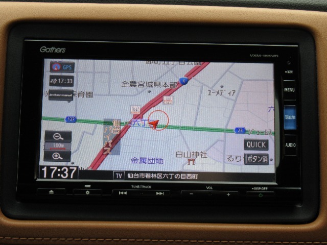 扱いやすく見やすいギャザズメモリーナビ装備！ホンダ純正品です。