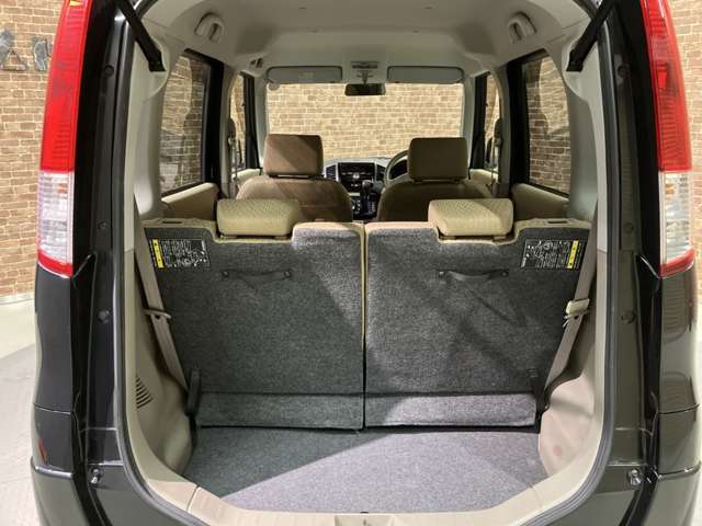 ■充実のアフターサービス■　車の販売はもちろん、自社整備工場・自社鈑金工場・オイル交換＆点検専門店舗を完備しておりますので納車後もお客様のカーライフをトータルでサポートいたします。