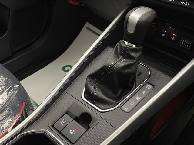 気になる車はお電話やメールで当店にお問い合わせください。なお、お電話での在庫の取り置きはできません。ご来場の際は、商談が重なる事が増えていますので事前に在庫有無をご確認くださいませ。