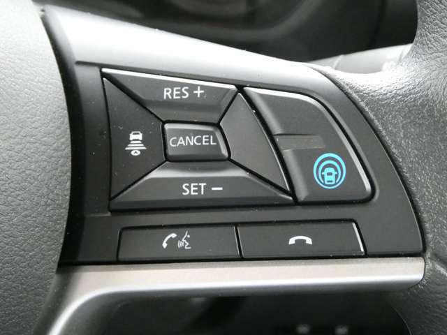 ☆プロパイロット☆運転支援の先駆者！高速道路での単調な渋滞走行と長時間の巡航走行の2つのシーンで、ドライバーに代わってアクセル、ブレーキ、ステアリングを自動で制御してくれます！