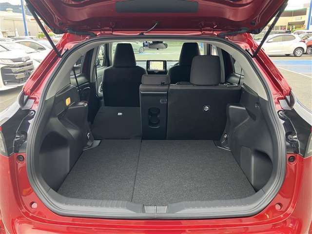 広々としたラゲージスペースを備えています。大きなものや長さのある荷物もしっかりと積み込めます。