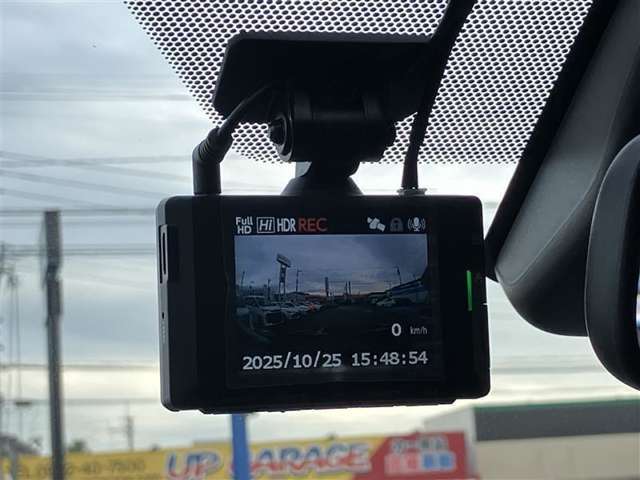 万が一のトラブルのときにも役に立つドライブレコーダーを装備しています。側面衝突や幅寄せ・割り込み対策に！