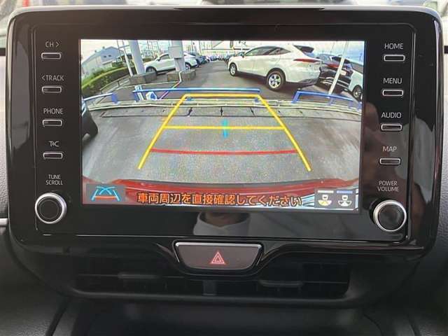 バックカメラ機能付きです！バックする際に後方の様子をカーナビのモニター上に表示してくれます。運転席にいながら、後方が確認できるので、バック駐車が、スムーズに行えます！