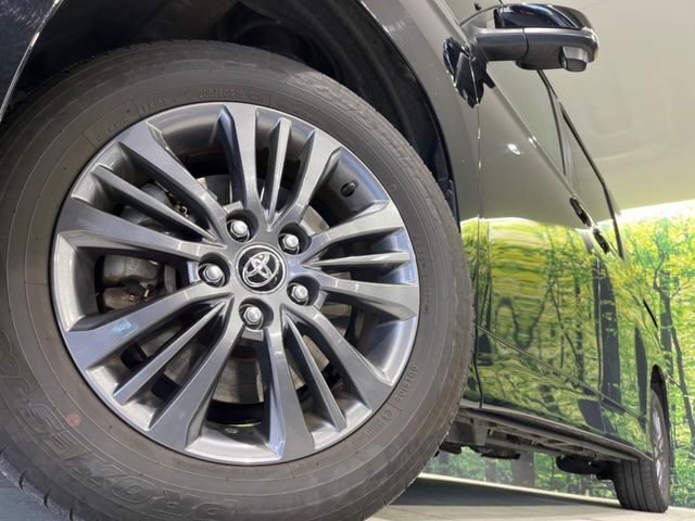 【純正16インチアルミホイール】外観にマッチした純正アルミホイールを装着しております。各種社外アルミホイールや、スタッドレスタイヤも取扱いしております。是非ご相談ください♪