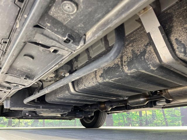 お車を安心してお乗りいただく為には、足回りの定期点検が欠かせません。サービスサポート（有償保証）では無料点検もご提供しており、安心のカーライフをお過ごしいただけるサポート体制が整っています。