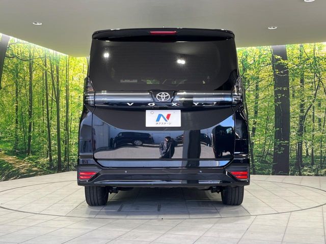 安心の最長10年・走行無制限保証（有償）をご用意。保証内容も充実はもちろん、無料点検＆オイル交換や、年中無休の全国・24時間ロードサービスも付帯されておりますのでご安心下さい。