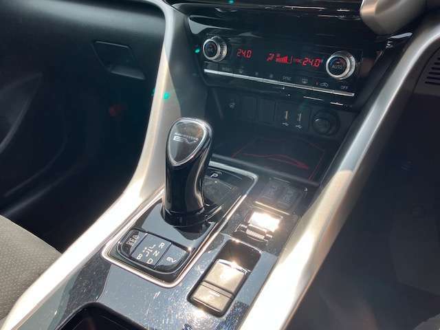 シフトレバー周辺の画像です