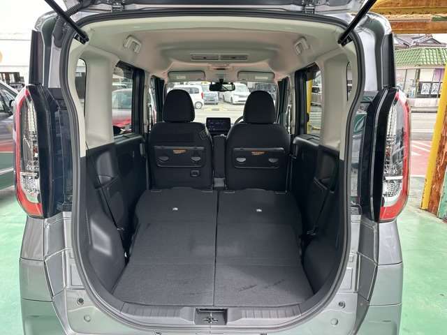 ★納車前に、専属のクリーニングスタッフが、ピッカピカにクリーニングして納車いたします！もちろん、ピッカピカの状態でお渡しするクリーニング費用も支払総額に含まれています！