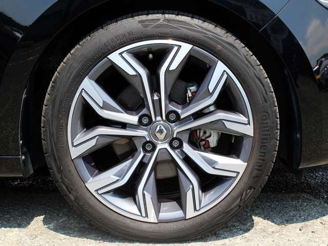 PIRELLI・NEXENタイヤ正規販売代理店の為、ご納車時にサンク価格でのタイヤ交換も承ります。ご不明な点やご質問事項などございましたらお気軽にご相談ください。