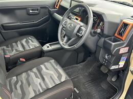 【内装の除菌消臭】車内の細菌やカビを除去しニオイの元となる菌の抑制をします。様々な物質に直接反応して酸化、分解します。人気オプションの一つです。