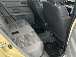 【内装の除菌消臭】車内の細菌やカビを除去しニオイの元となる菌の抑制をします。様々な物質に直接反応して酸化、分解します。人気オプションの一つです。