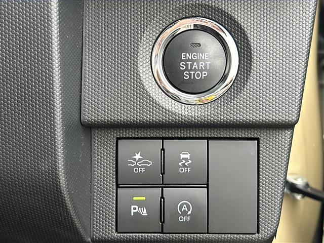 【コーナーセンサー】ボディの周りに付いているセンサーが障害物に近づくと、警告音を鳴らして運転手に注意を促してくれます。