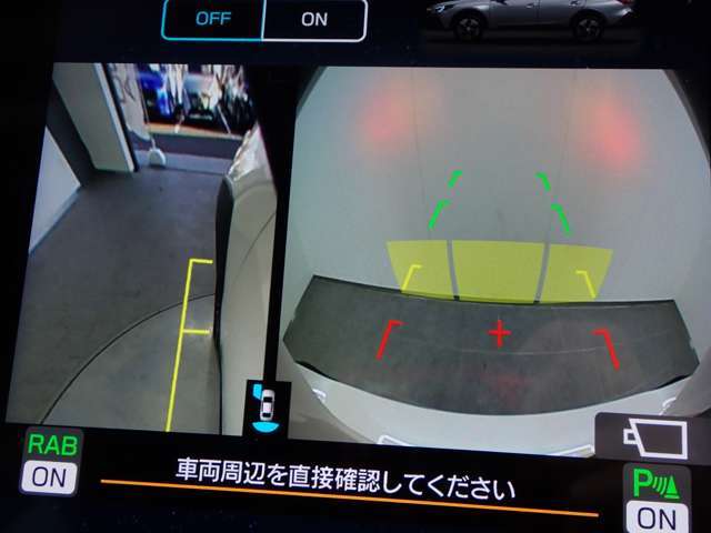 バックカメラも付いています。駐車の時に便利なのはもちろんの事、後方死角にいる子供たちに気が付くことができるので安心安全ですね