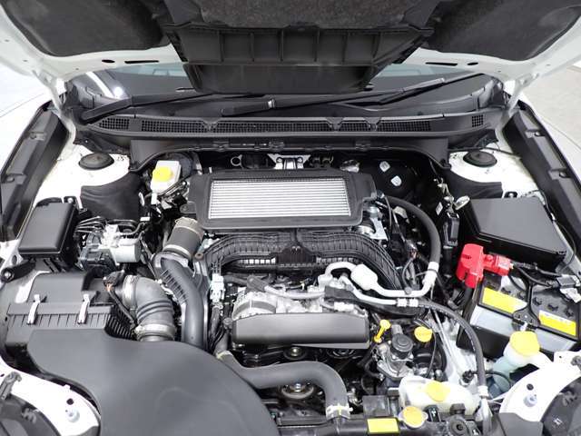 エンジンルームもきれいに清掃済みです♪　納車前にはエンジンオイルもしっかりと交換いたします！