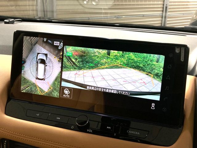 【アラウンドビューモニター】専用のカメラにより、上から見下ろしたような視点で360度クルマの周囲を確認することができます☆縦列駐車や幅寄せ時に活躍してくれます♪