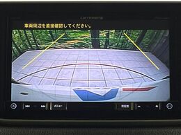 【バックカメラ】駐車時に後方がリアルタイム映像で確認できます。大型商業施設や立体駐車場での駐車時や、夜間のバック時に大活躍！運転スキルに関わらず、今や必須となった装備のひとつです！
