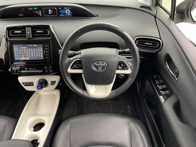 【インパネ全体】全方位で視界が広く、高い目線で運転もしやすいです！